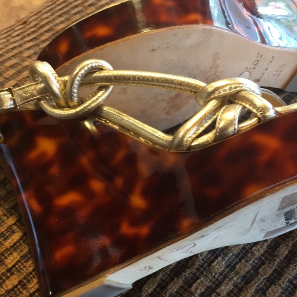 Vintage Dior gold Tortoise colored wedge firm - Picture 8 of 16